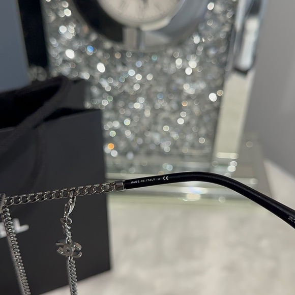 CHANEL 🖤
Interlocking CC Logo Square Sunglasses 🕶️ - Picture 9 of 12